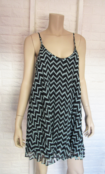 BCBGENERATION Chevron Spaghetti Adjustable Strap Cocktail Party Dress - Picture 1 of 3
